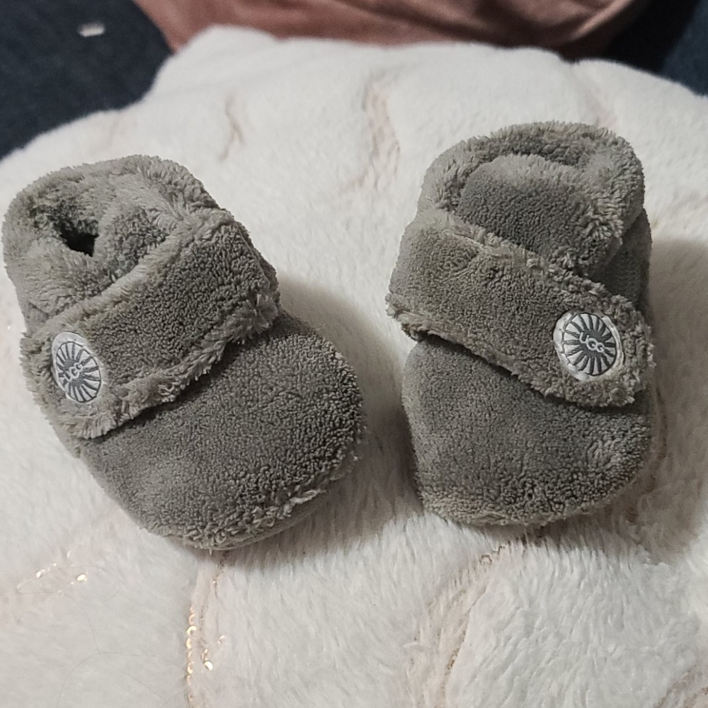 UGG SHOES